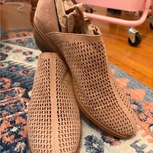 Vince Camuto Booties